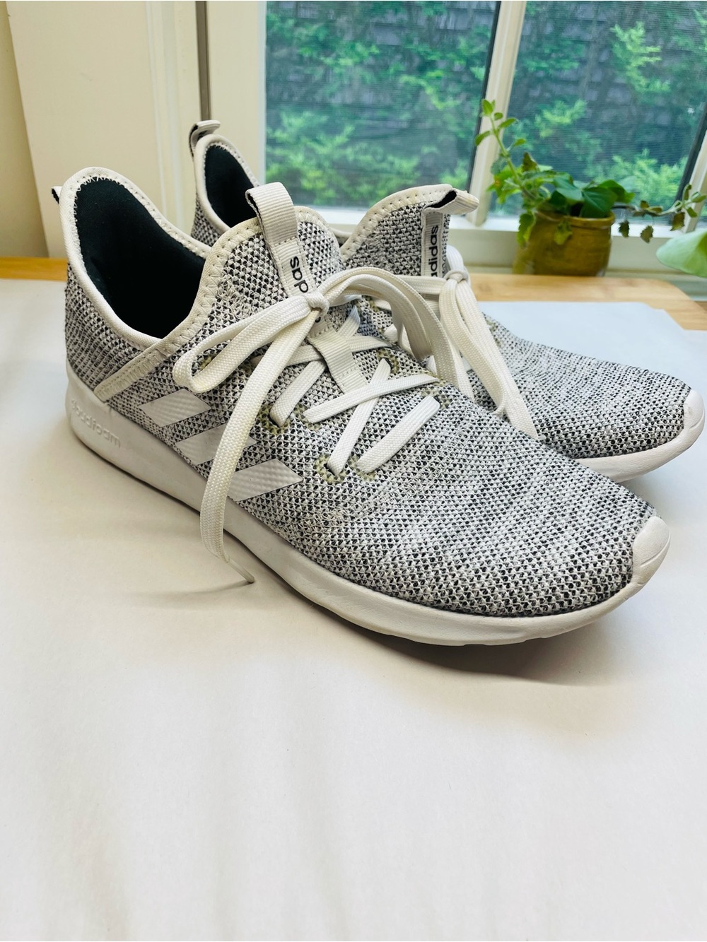 Adidas Cloudfoam Pure 2.0 Sneakers Women’s 9.5 White Black Speckled Memory Foam